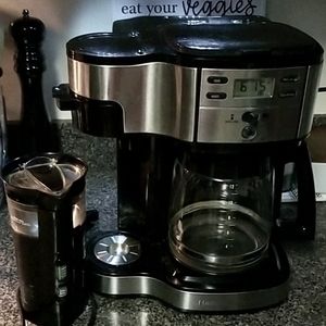 Dual coffee maker with grinder